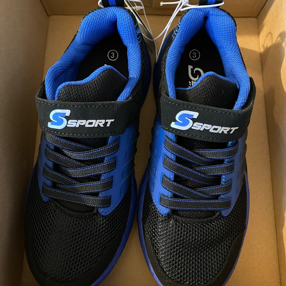 Boy size 3 NWT shoes